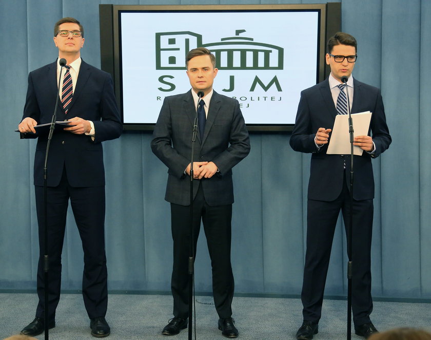 Adam Hofman, Adam Rogacki i Mariusz Antoni Kamiński, posłowie PiS wyrzuceni za "aferę madrycką".