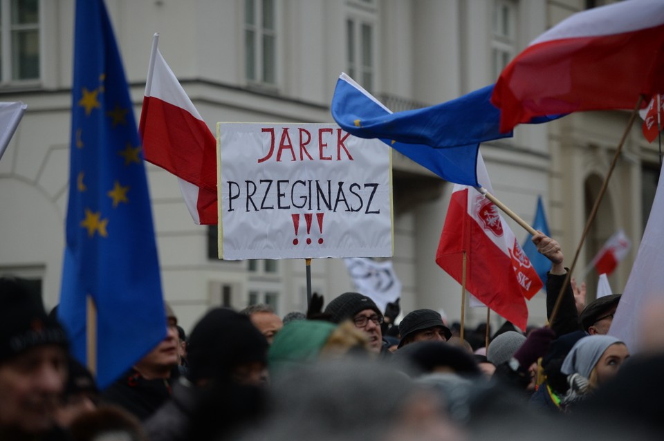 WARSZAWA PAŁAC PREZYDENCKI PROTEST KOD OPOZYCJA (protestujący przed Pałacem Prezydenckim)