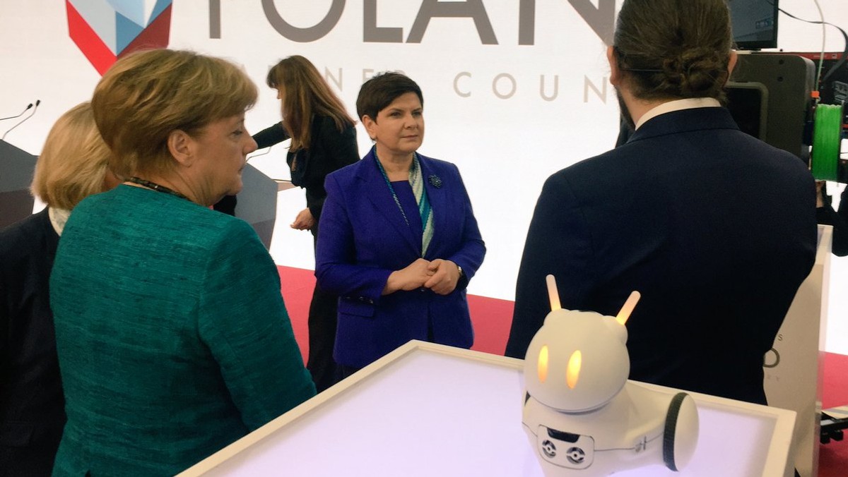 Białostocki robot edukacyjny Photon wziął udział w otwarciu polskiego stoiska narodowego na największych na świecie targach przemysłowych Hannover Messe 2017. Zaprezentował się również na nich łazik marsjański, stworzony na Politechnice Białostockiej.