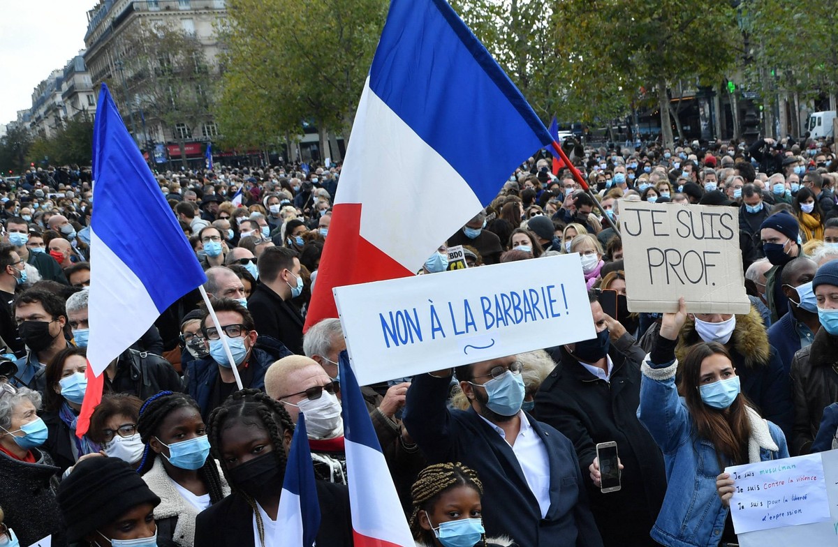 Marsz ku pamięci zamordowanego nauczyciela