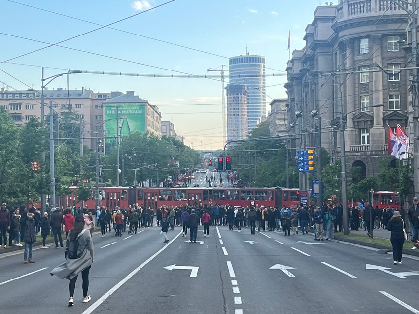 Zaustavljeni tramvaji na uglu Nemanjine ulice i Kneza Miloša