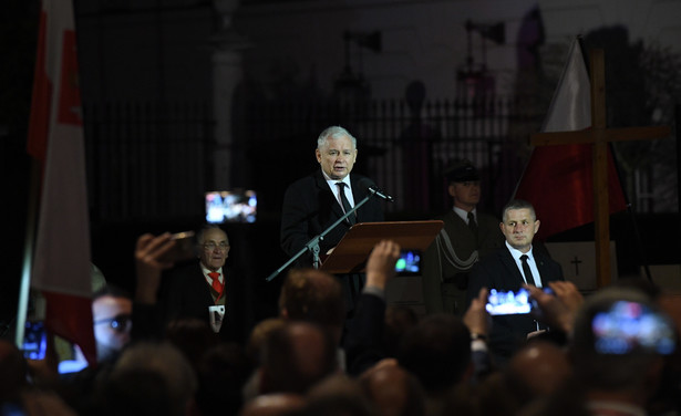 Kaczyński odniósł się w trakcie przemówienia do raportu jaki miała przygotować kierowana przez b. szefa MON Antoniego Macierewicza podkomisja ds. ponownego zbadania katastrofy smoleńskiej.