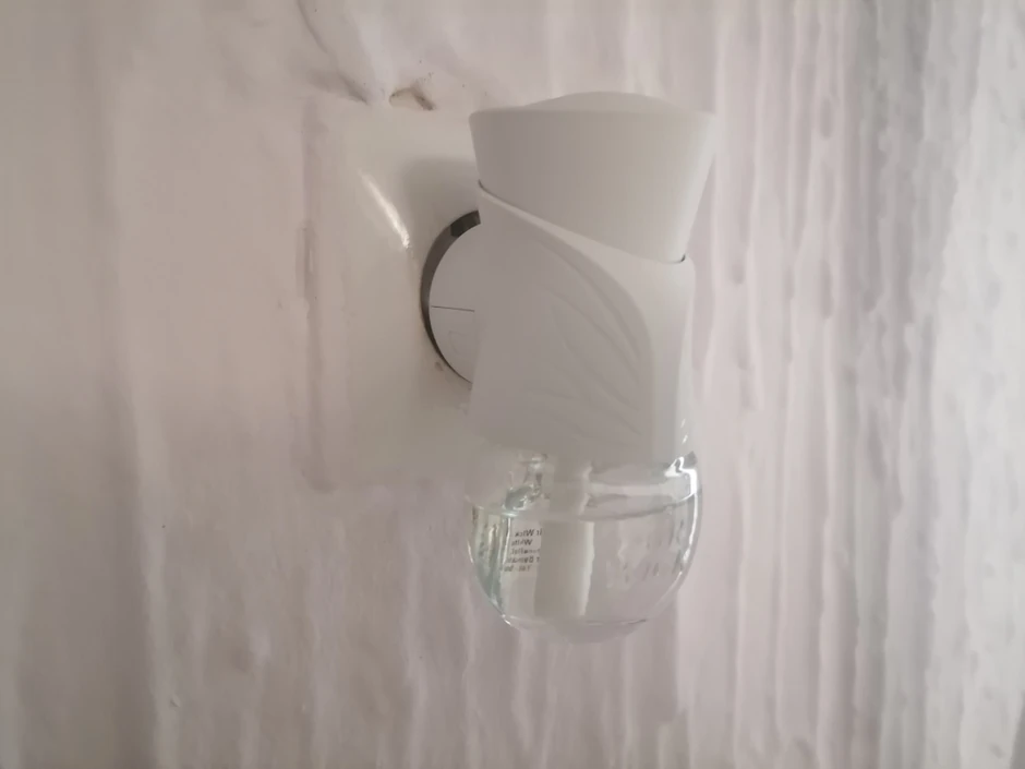 Osveživači vazduha u prostorijama takođe su proizvođači VOC isparenja i zagađujućih PM čestica