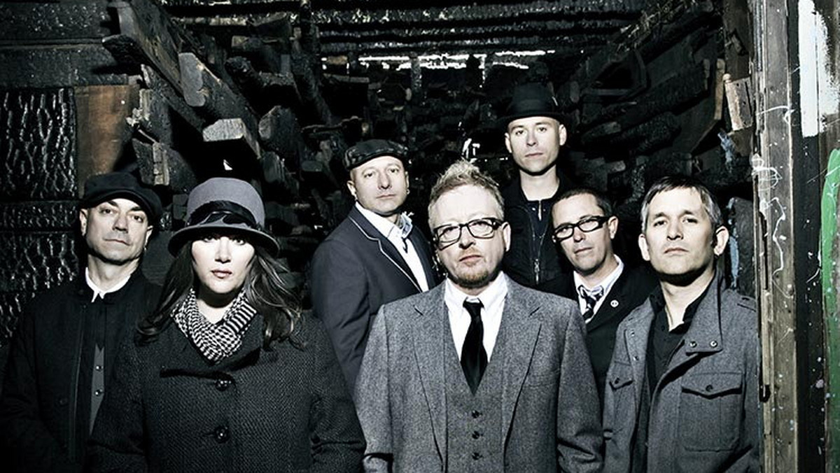 Floggin Molly wystąpi w Polsce 19 czerwca. Zespół zagra we wrocławskim Centrum Koncertowym A2! Istniejąca od 1997 roku grupa łączy punkową energię z tradycyjnym irlandzkim folkiem. Koncert odbędzie się w ramach Wroclove Fest.