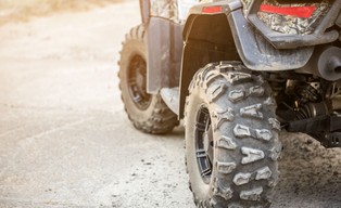 Rozlicz podatek za quada. Trwa lata i nadal można na tym skorzystać. Organy podatkowe potwierdzają – można odliczyć 100 proc.!