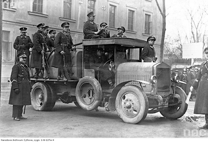 PRZEDWOJENNI POLSCY POLICJANCI