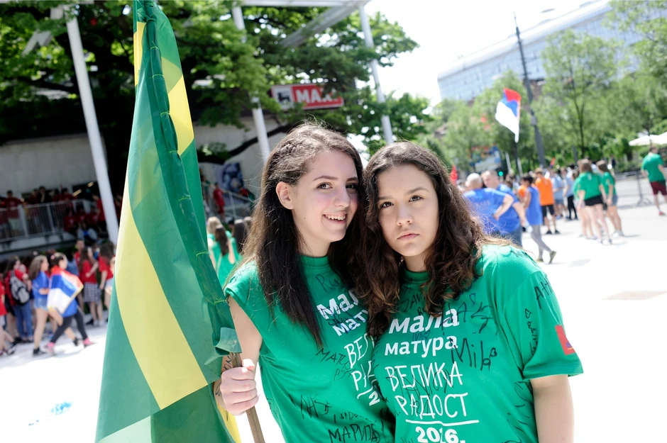 Jana sa zastavom OŠ "Jovan Miodragović"