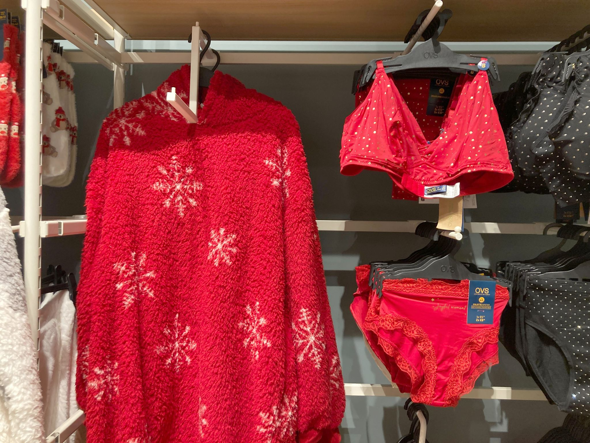 Rote Unterwäsche zu Silvester: Warum ganz Italien jetzt danach sucht