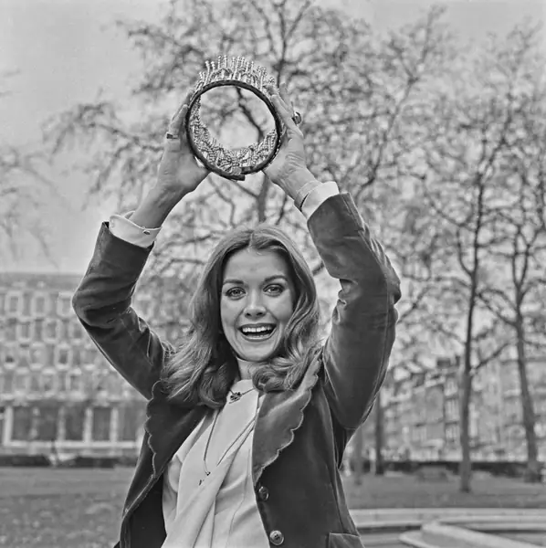 Helen Elizabeth Morgan w listopadzie 1974 r. Szybko zmuszono ją do rezygnacji z tytułu Miss World / Getty Images