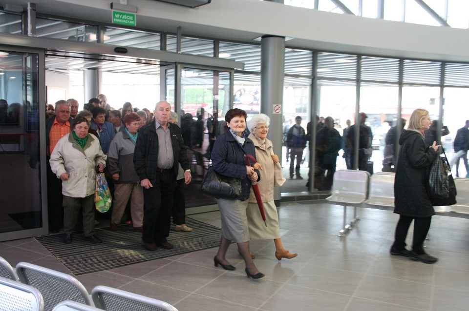 Nowoczesny dworzec autobusowy otworzono w Tarnowskich Górach