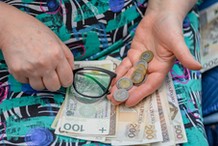 Rząd znalazł sposób na likwidację emerytur groszowych