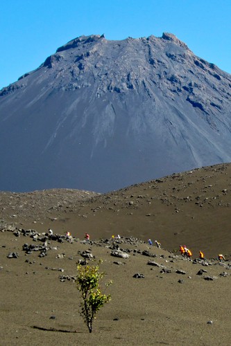 Niespokojny wulkan na wyspie Fogo