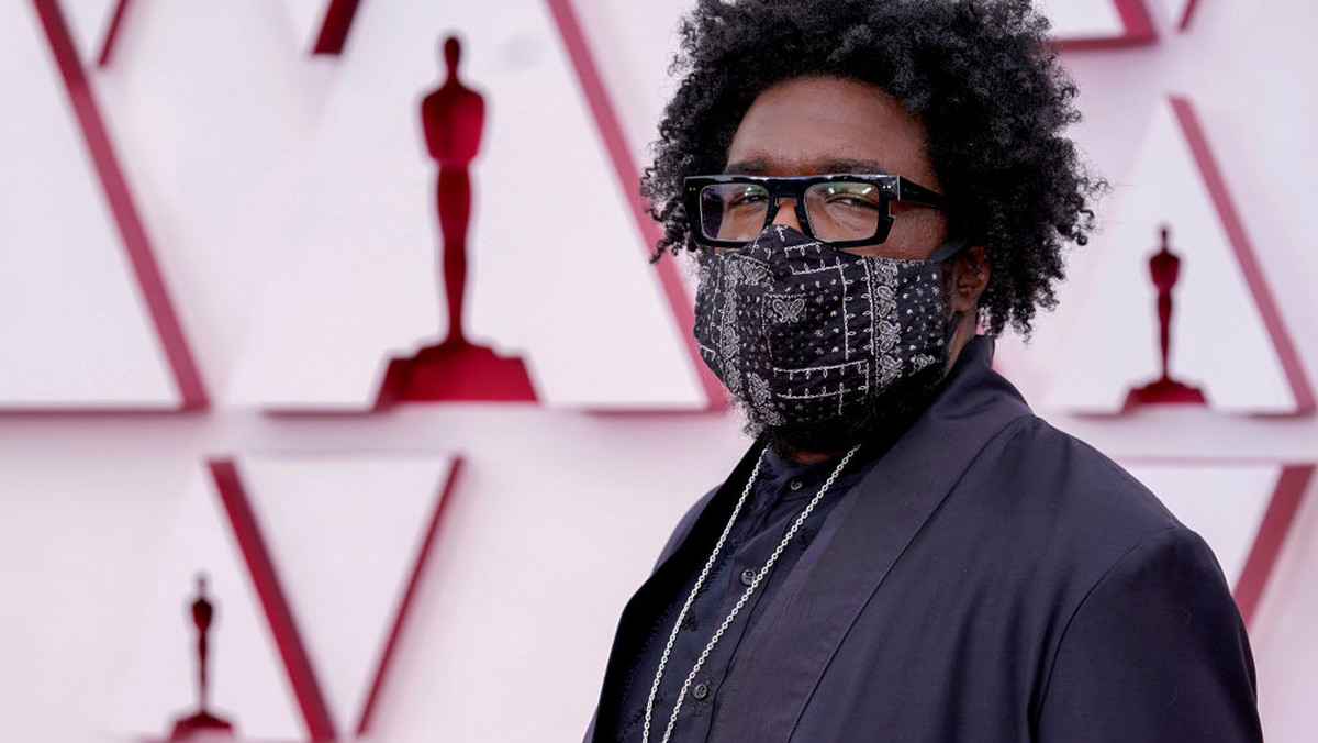 Oscary 2021: Questlove na czerwonym dywanie