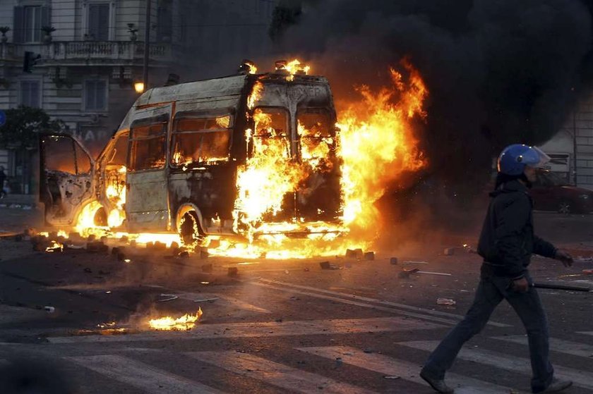 Bitwy z policją, krew i ranni. Tak burzy się świat! ZDJĘCIA