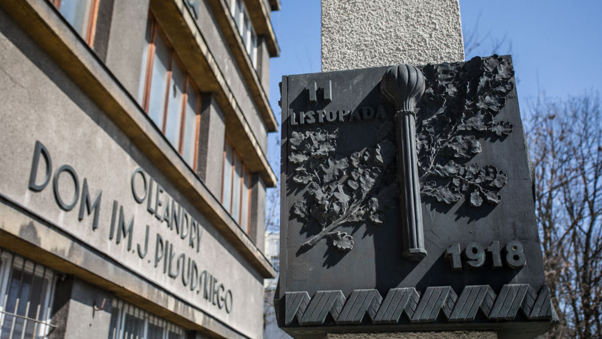 Przed krakowskim Sądem Okręgowym odbyła się we wtorek kolejna rozprawa w sprawie, w której gmina domaga się od Związku Legionistów Polskich prawie miliona zł zapłaty za bezumowne korzystanie z budynku przy Oleandrach. Przesłuchano trzech świadków.