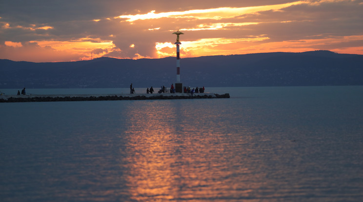 Tragédia a Balatonon: vízbe fulladt egy SUP-ozó férfi / Fotó: Varga Imre