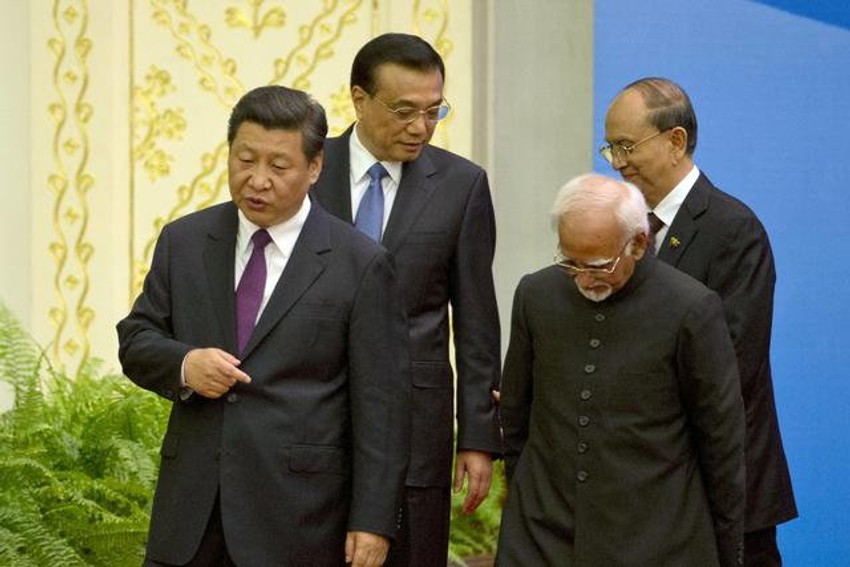 Kineski predsednik Si Đinping (L), kineski premijer Li Kegjang (gore levo), predsednik Mjanmara Tein Sein (gore desno) i indijski potpredsednik Hamid Ansari (desno)