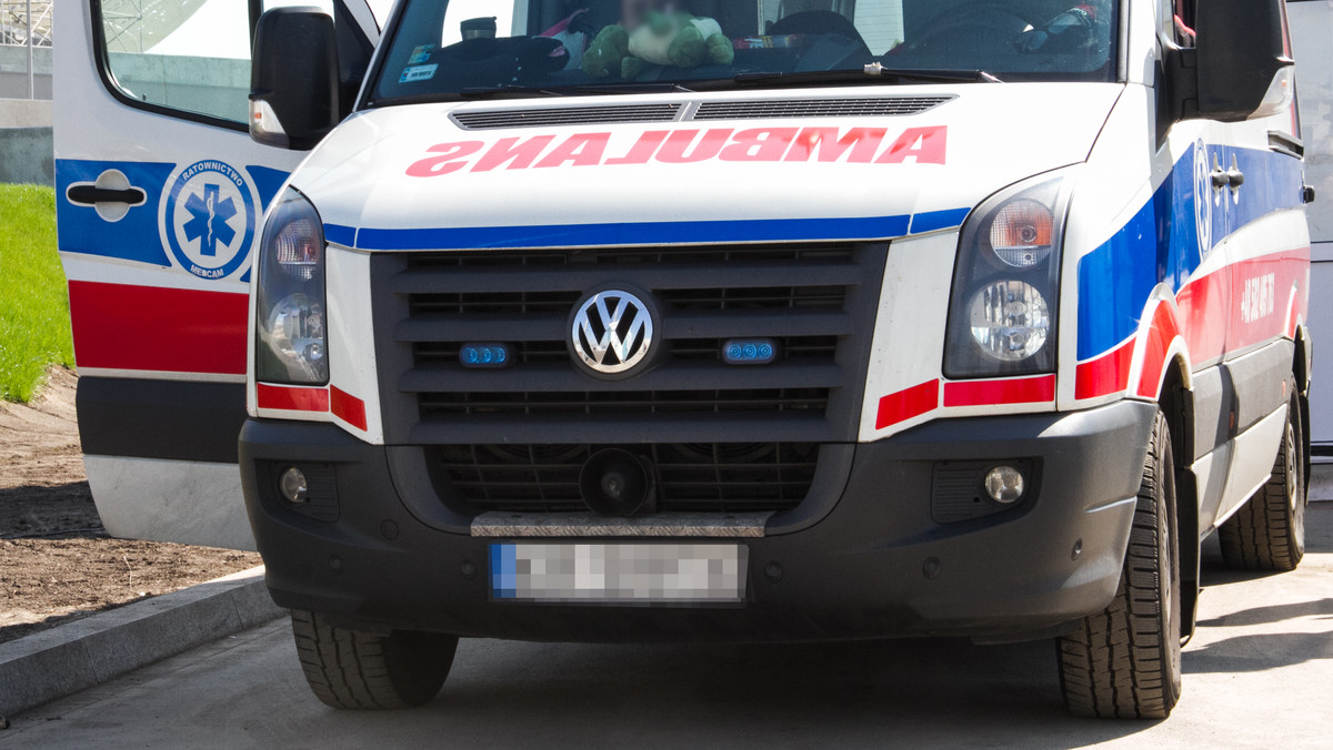 Około godz. 9 rano na obwodnicy Ośna Lubuskiego doszło do zderzenia dwóch aut osobowych. Zginęła jedna osoba. Na miejscu pracuje policja, straż pożarna oraz prokuratura.