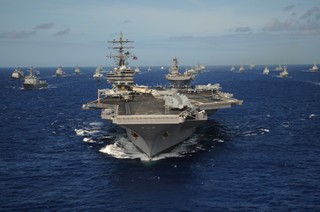 Dwa wypadki w pół godziny! US Navy traci śmigłowiec i myśliwiec w pobliżu Chin