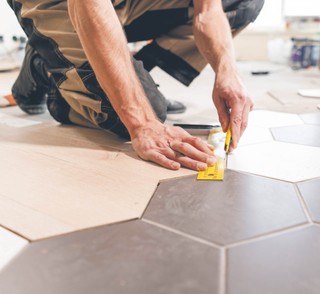 W internecie chętniej kupujemy nie tylko towary