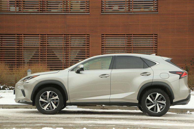 Lexus NX 300 AWD - mocny i komfortowy