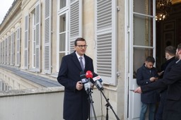 Premier o rozmowie z Macronem: Mówiłem o obawach dotyczących m.in. sytuacji na granicy