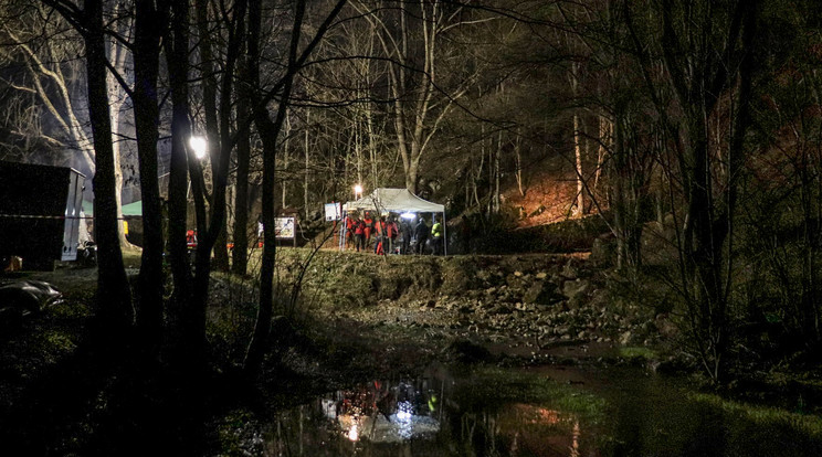 A szerencsétlenül járt búvárt ötven fős mentőegység keresi, az idő múlása nem az ő javukra játszik / Fotó: Magyar Barlangi Mentőszolgálat