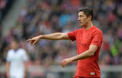 Liga niemiecka: Robert Lewandowski zagrał w koszulce zrobionej z... odpadów wyłowionych z oceanu
