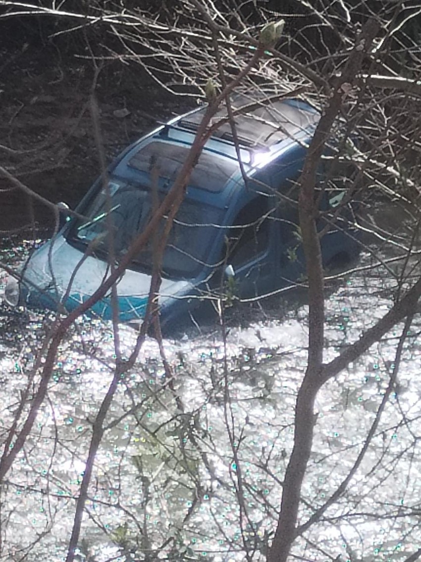 Automobil je sleteo u reku