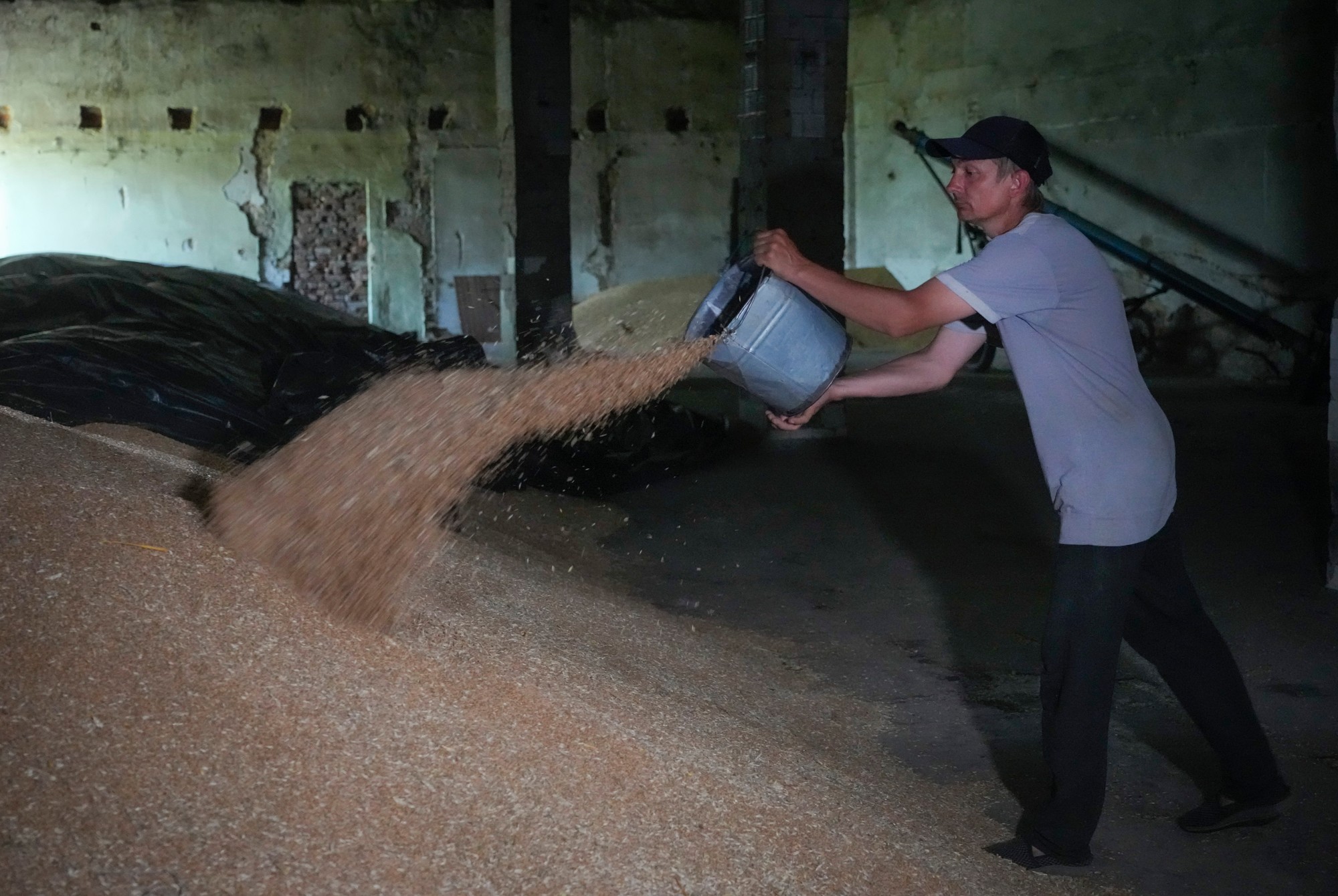 Ukrajina je jedným z najväčších svetových vývozcov pšenice a kukurice, ale ruská invázia a blokáda jej prístavov zastavili veľkú časť tohto toku.