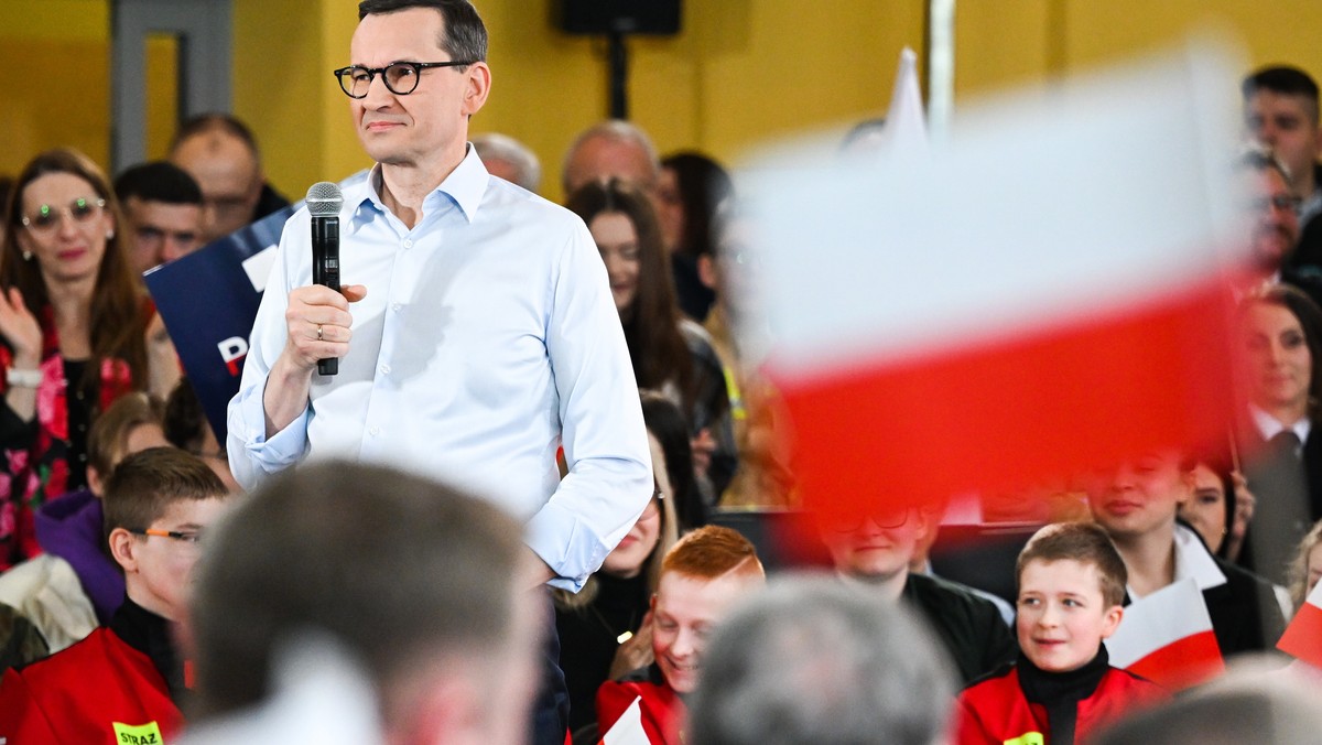 Premier Mateusz Morawiecki podczas spotkania z wyborcami w Jaśle na Podkarpaciu