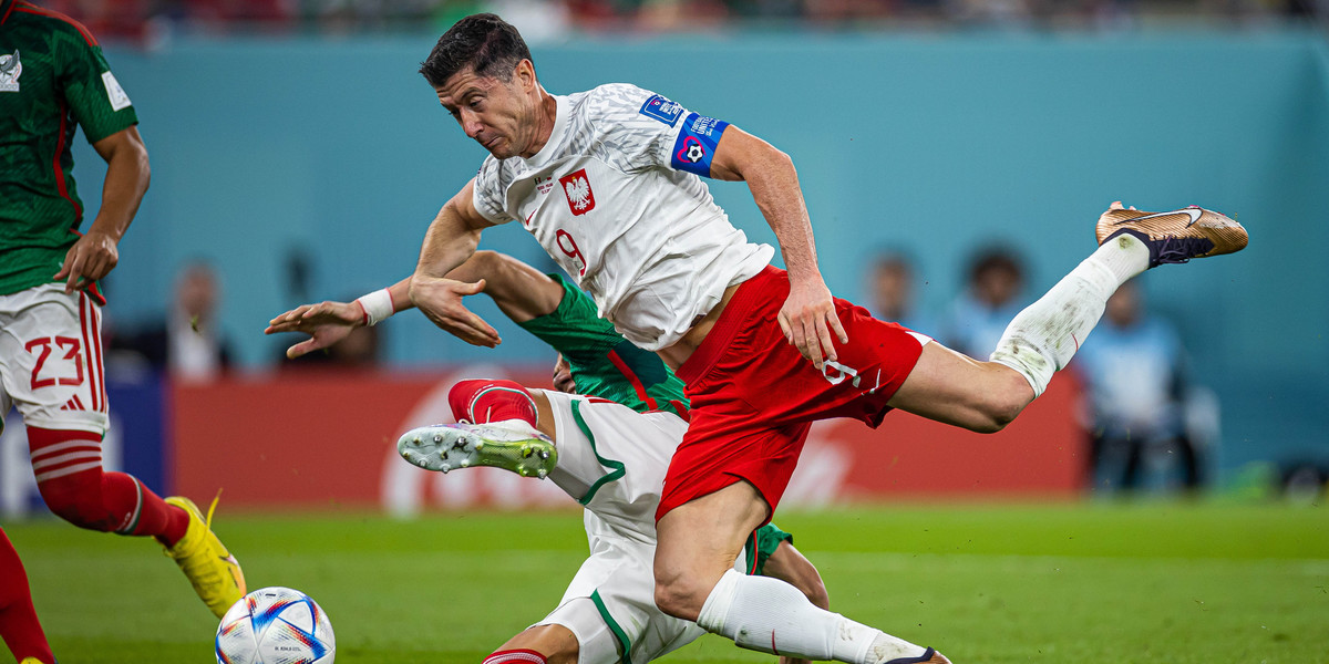 W pierwszym meczu na ostatnich mistrzostwach świata zremisowaliśmy 0:0 z Meksykiem. W tym spotkaniu Robert Lewandowski nie strzelił karnego. 