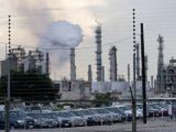 Rafineria amerykańskiego koncernu Exxon Mobil w Baton Rouge, stan Luizjana. Fot. Bloomberg News