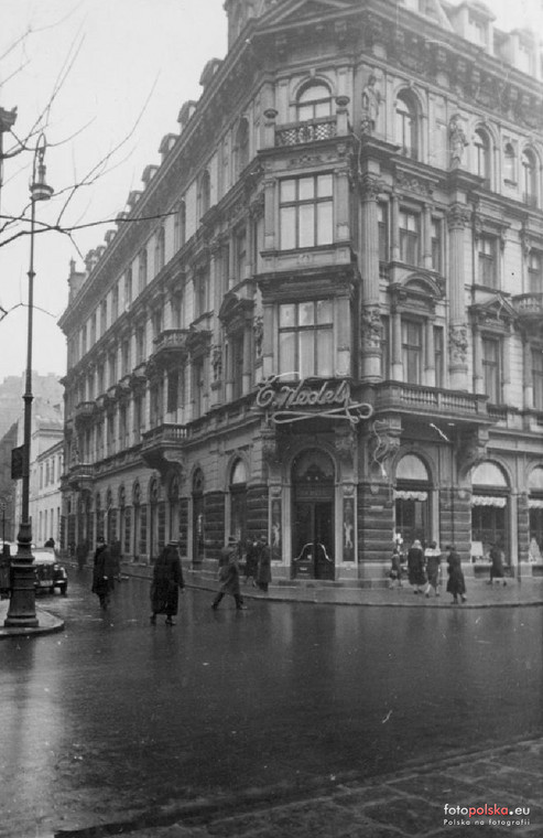 Szpitalna 8, wejście do sklepu, 1939 r