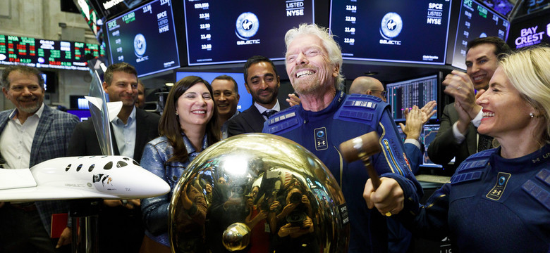 Wyścig miliarderów. Richard Branson wyprzedził Jeffa Bezosa w kosmicznym starciu