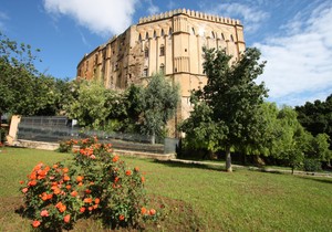 54966_0610-palazzo-dei-normanni-foto-shutterstock