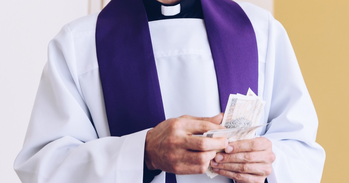 Parafianie z Mazowsza są w szoku. Ich proboszcza zabrali funkcjonariusze