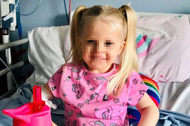Matilda (3) se žalila na UMOR, zbog MODRICA je hitno hospitalizovana: Primila je 561 DOZU HEMIOTERAPIJE - stručnjak otkriva SIMPTOME koji ukazuju na RAK KOD DECE