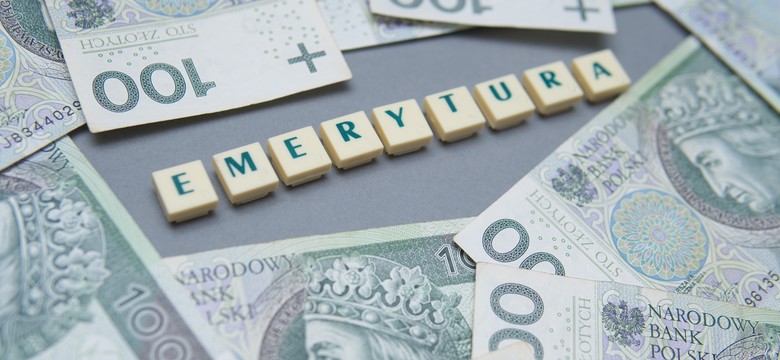 Coraz więcej seniorów wygrywa w sądach z ZUS. Ich emerytury są wyższe nawet o 2 tys. zł