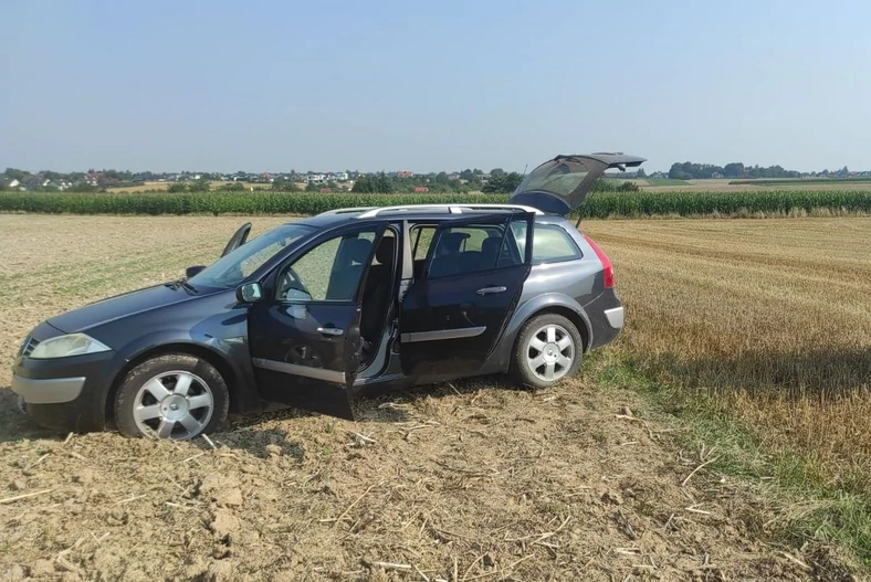 Renault Megane, którym uciekał 24-latek