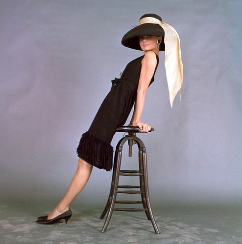 Audrey Hepburn na zdjęciach promujących 'Śniadanie u Tiffany'ego'