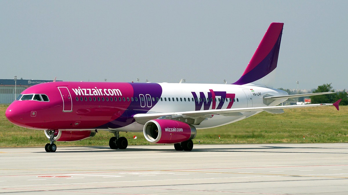 Két járatát is kénytelen volt törölni a Wizz Air