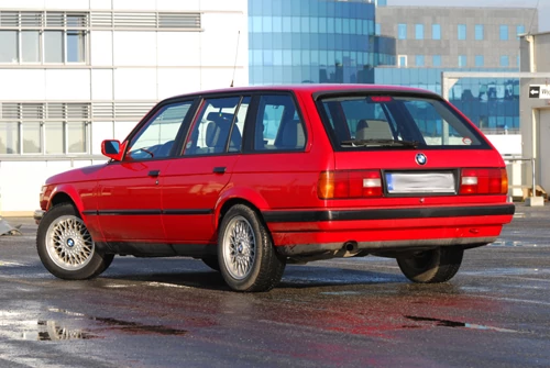 BMW 318 - Praktyczny klasyk