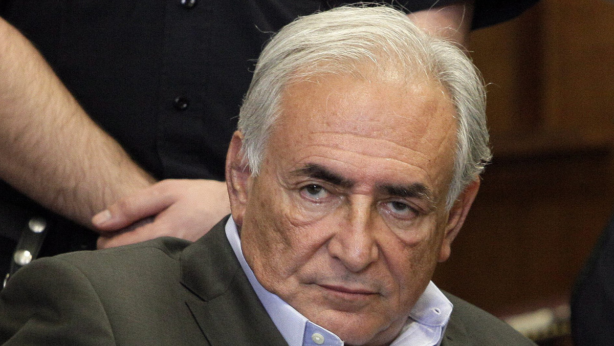 Międzynarodowy Fundusz Walutowy rozpoczął przyjmowanie kandydatur na stanowisko następcy Dominique'a Strauss-Kahna, oskarżonego w USA o próbę gwałtu na pokojówce.
