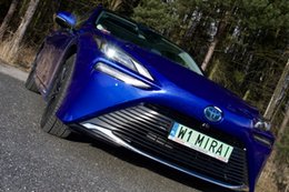 Jeździliśmy wodorową Toyotą Mirai. To auto przyszłości, ale dziś... potrzebuje jeszcze lawety