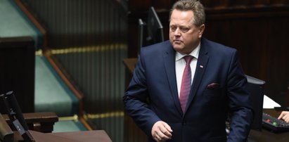 Wiceminister kazał strzelać nad ranem. Mieszkańcy są wściekli