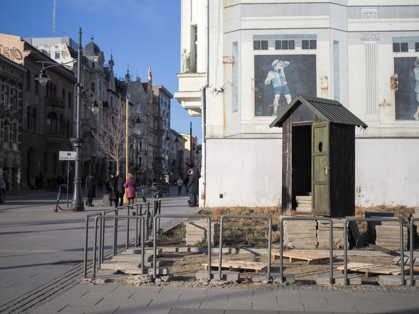 Sławojki w centrum Łodzi. Tak biznesmen "nagrodził" urzędników