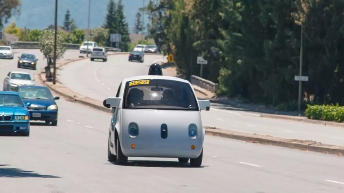 Google chce zmiany zasad testowania autonomicznych pojazdów