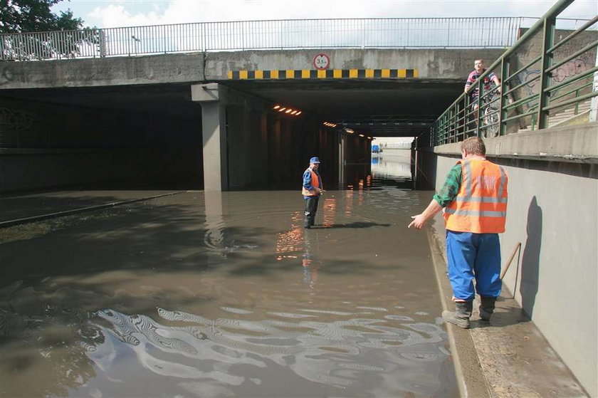 Znów zatopili tunel