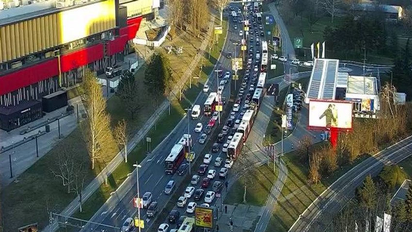 Gužva u Bulevaru Mihajla Pupina